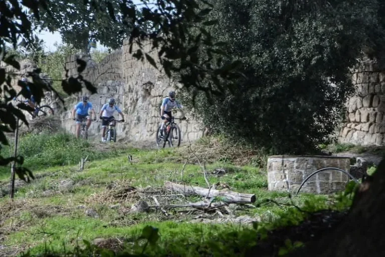 Napoli Obliqua 2026: evento cicloturistico a Napoli