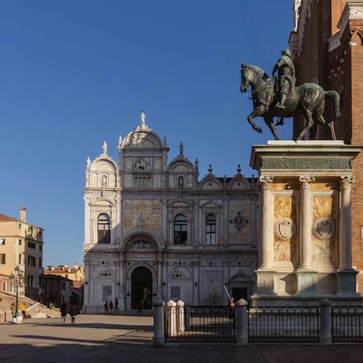 Venezia nascosta: Tour e gondola 2026